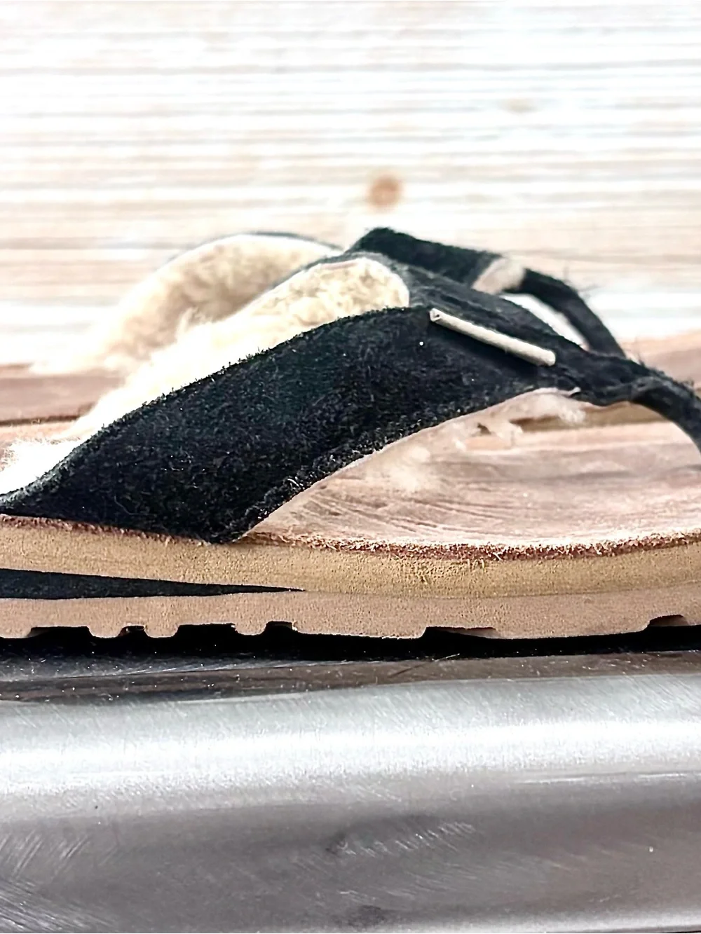 UGG Kids Black Suede Sheepskin-Lined Flip Flops